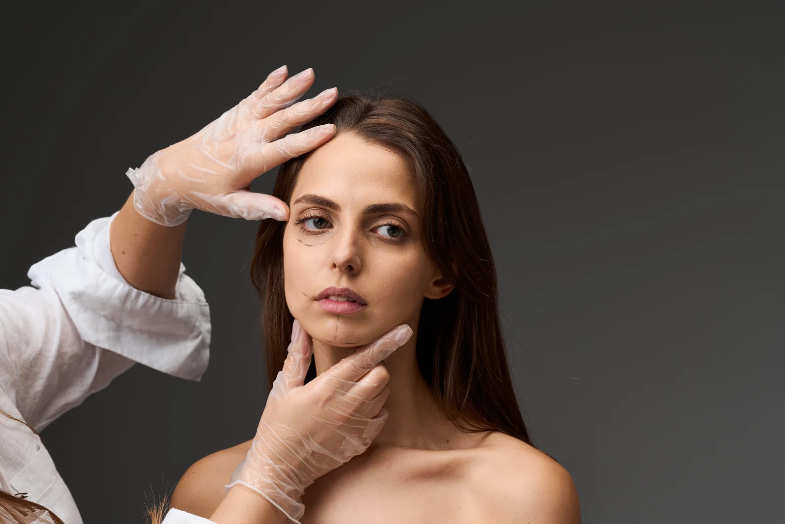 Avalia&ccedil;&atilde;o da regi&atilde;o frontal e do contorno facial.